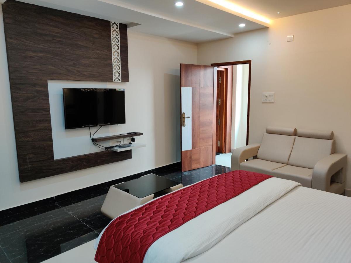 Pagadala Grand Residency Hotell Bāpatla Exteriör bild